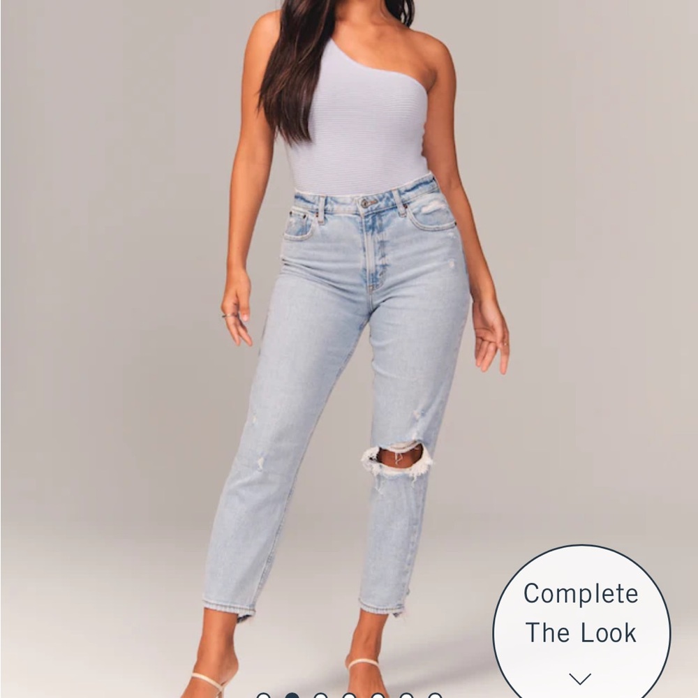 Abercrombie Curve Love High Rise Mom Jean / Size 6r/28